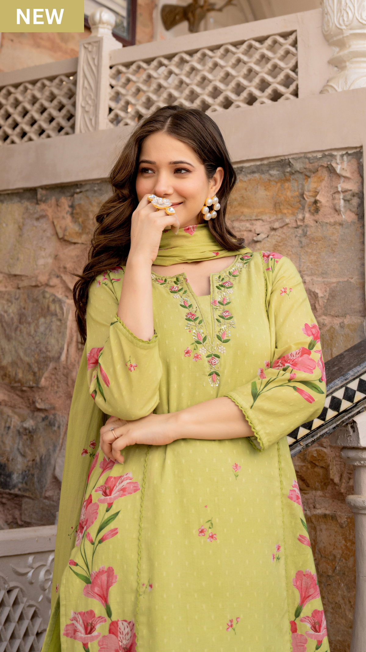 GULAABO PASTEL GREEN COTTON SUIT SET