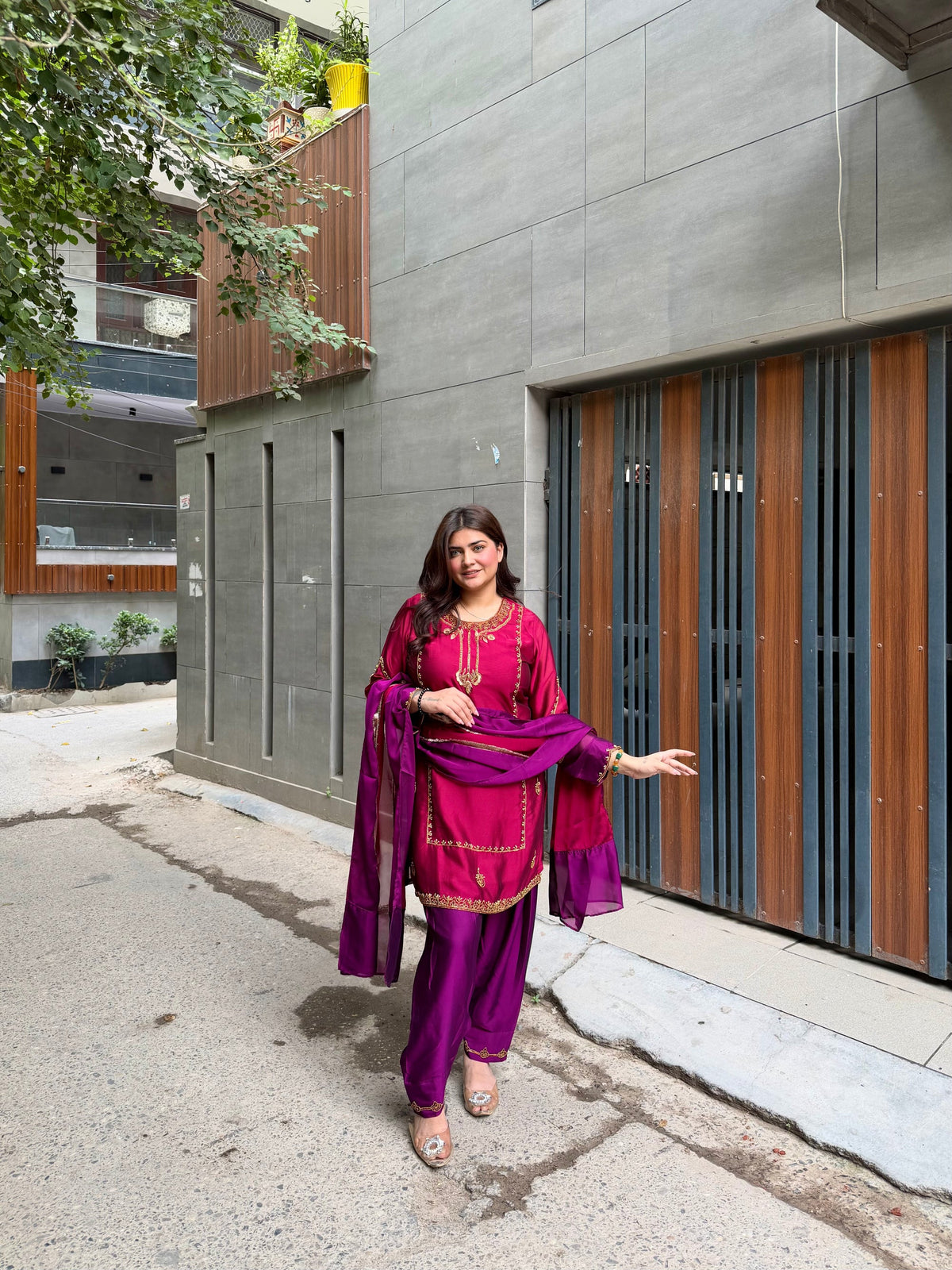 KARWACHAUTH SPECIAL PREMIUM SHIMMER SILK DESGINER HANDWORK FARSHI SUIT