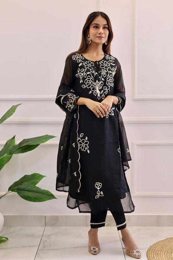 IRYA BLACK KNOT WORK SUIT SET