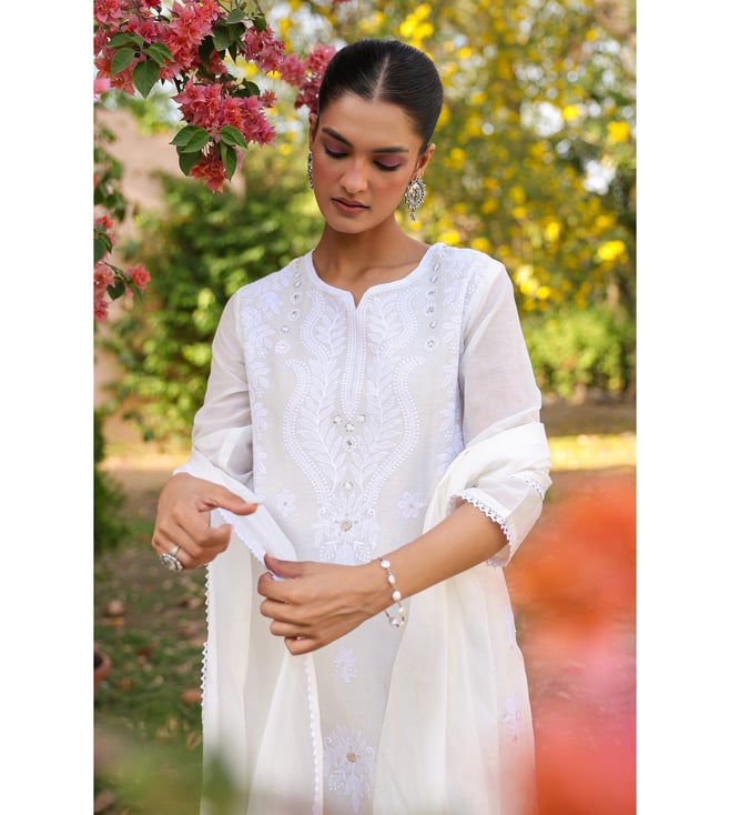 SARGAM WHITE PURE MUL COTTON CHIKANKARI SUIT SET