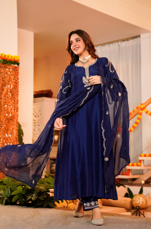 QURAT MIDNIGHT MAJESTY RUSSIAN SILK SUIT SET