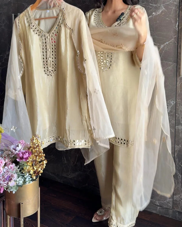 VAANYA IVORY PREMIUM GLASS TISSUE GOLDEN MIRROR  SUIT