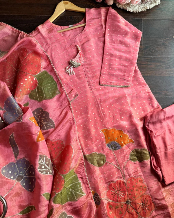 PIHU PEACH PREMIUM TISSUE APPLIQUE SUIT SET