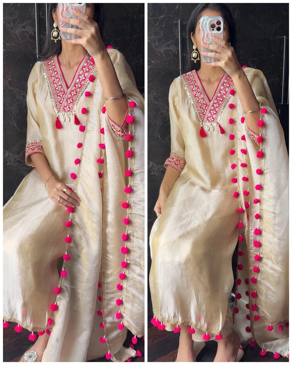 IVORY TISSUE POM POM SUIT SET
