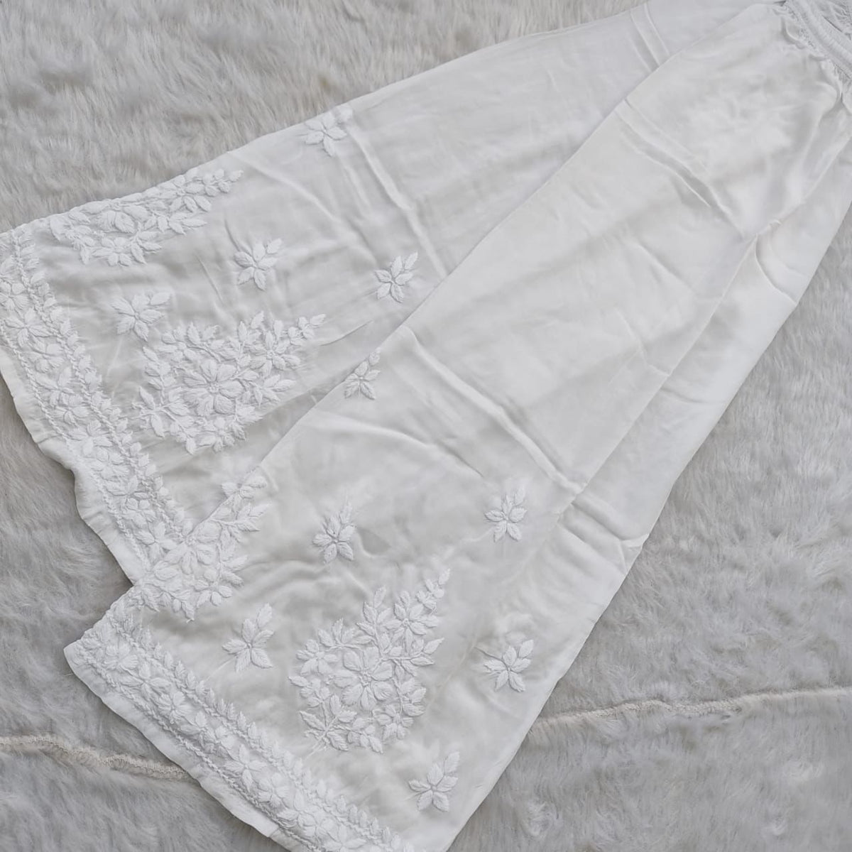 AMIRA PREMIUM MODAL CHIKANKARI PALAZZO - Ethnic Naari