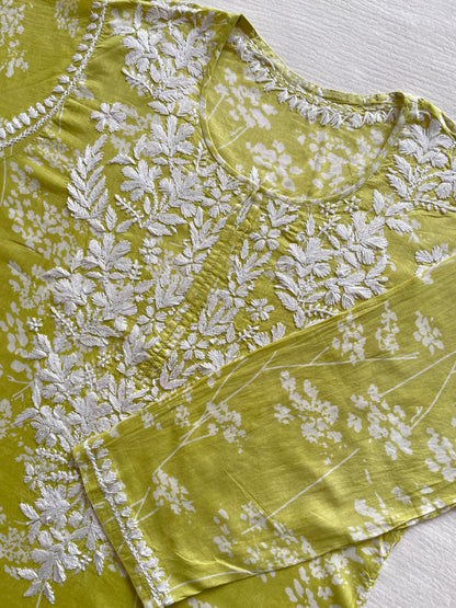 SANIA CHIKANKARI GREEN MUL COTTON STRAIGHT KURTA - Ethnic Naari