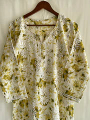 AALIA CHIKANKARI LIGHT GREEN MUL COTTON STRAIGHT KURTA - Ethnic Naari