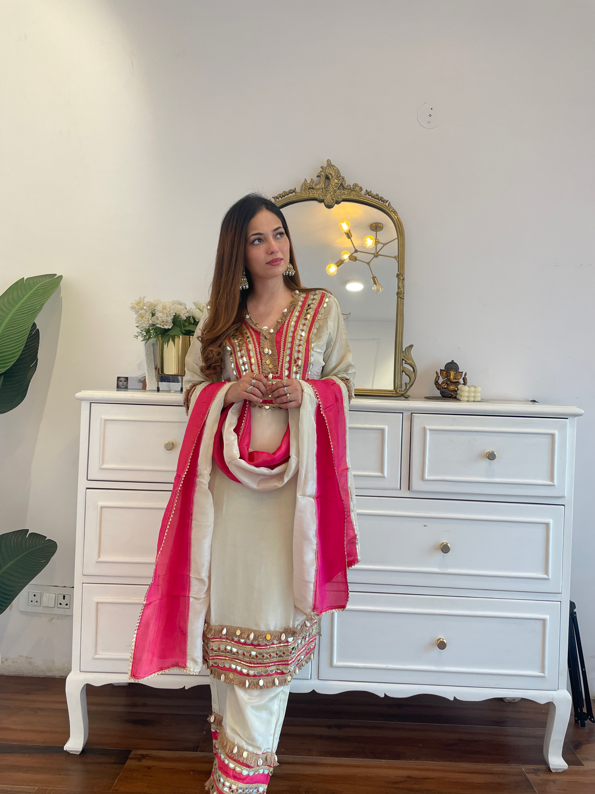 KOHINOOR PINK TISSUE SHIMMER EMBROIDERED MIRROR WORK SUIT SET