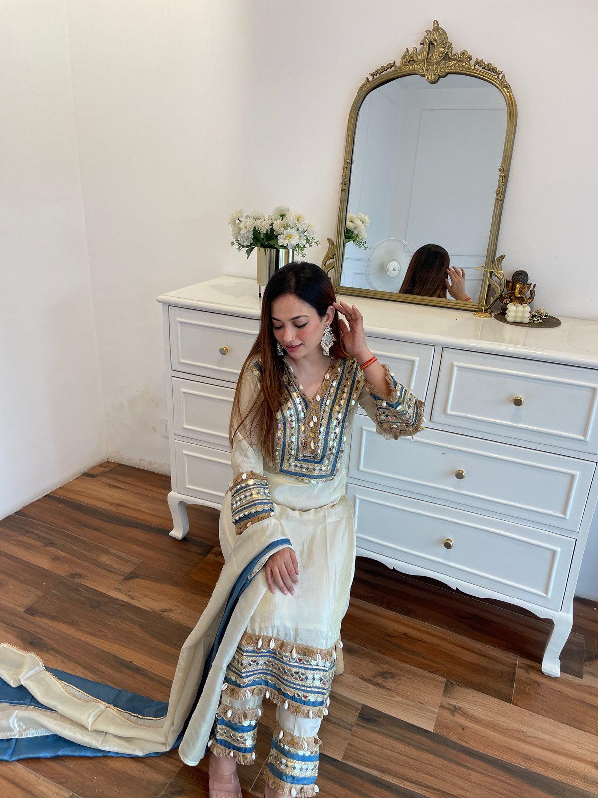 KOHINOOR BLUE TISSUE SHIMMER EMBROIDERED MIRROR WORK SUIT SET